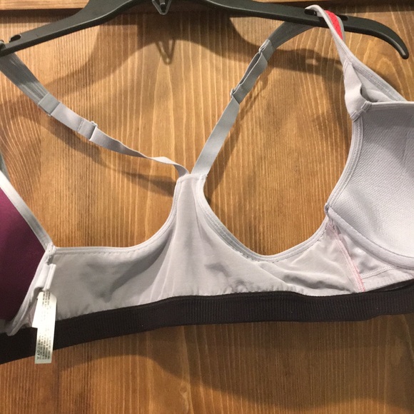 VS knockout sports bra - Picture 3 of 5